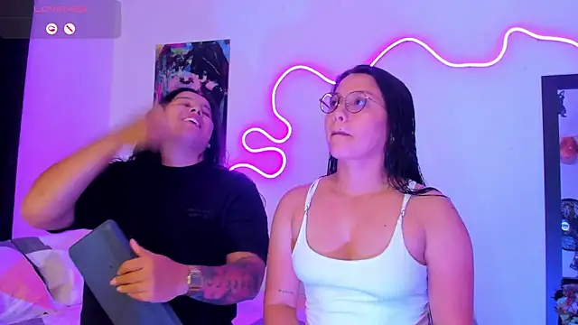 Snapshot of Dilan_and_Mia chatting on October 2025 09:34:01 PM Dilan and Mia online show from October 2025 09:34:01 PM