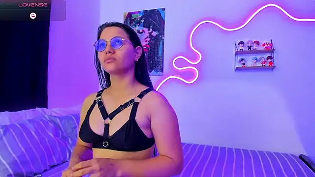 Snapshot of Dilan_and_Mia chatting on November 2025 10:48:02 PM Dilan and Mia online show from November 2025 10:48:02 PM