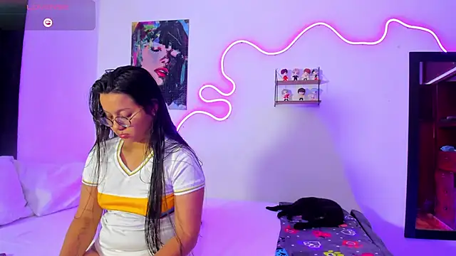 Snapshot of Dilan_and_Mia chatting on November 2025 02:33:01 AM Dilan and Mia online show from November 2025 02:33:01 AM