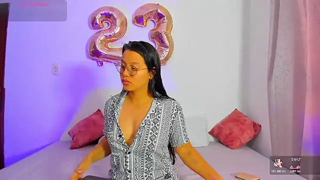 Snapshot of Dilan_and_Mia chatting on November 2025 11:53:02 AM Dilan and Mia online show from November 2025 11:53:02 AM