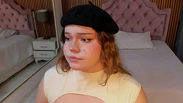 Snapshot of Maxxxine1 chatting on September 2025 12:24:02 AM Maxxxine1 online show from September 2025 12:24:02 AM