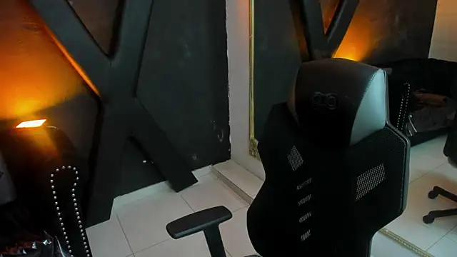 Snapshot of Maxxxine1 chatting on September 2025 10:15:01 PM Maxxxine1 online show from September 2025 10:15:01 PM