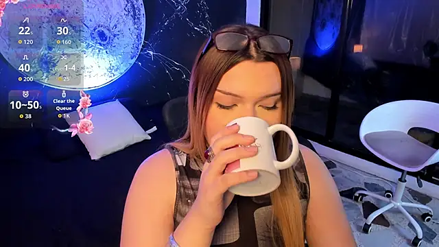 Snapshot of Maxxxine1 chatting on October 2025 01:36:02 AM Maxxxine1 online show from October 2025 01:36:02 AM