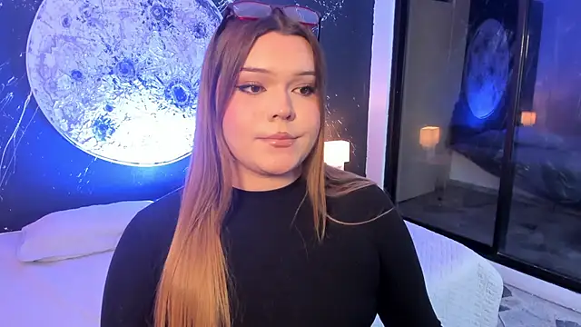 Snapshot of Maxxxine1 chatting on October 2025 06:33:01 AM Maxxxine1 online show from October 2025 06:33:01 AM