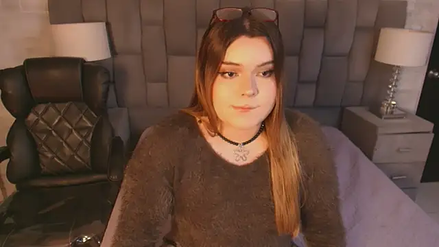 Snapshot of Maxxxine1 chatting on November 2025 06:02:02 AM Maxxxine1 online show from November 2025 06:02:02 AM