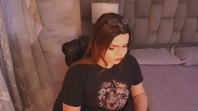 Snapshot of Maxxxine1 chatting on November 2025 11:00:02 AM Maxxxine1 online show from November 2025 11:00:02 AM