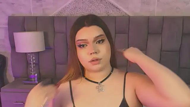 Snapshot of Maxxxine1 chatting on November 2025 06:24:02 AM Maxxxine1 online show from November 2025 06:24:02 AM