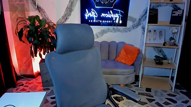 Snapshot of Maxxxine1 chatting on December 2025 01:35:01 AM Maxxxine1 online show from December 2025 01:35:01 AM