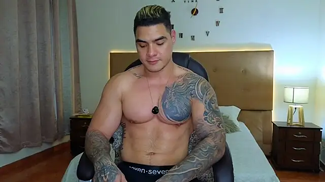 Steven Velez online show from December 2025 04:51:01 AM