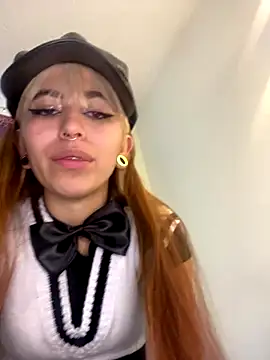 Snapshot of Sallem_Pink chatting on October 2025 10:25:02 PM Sallem Pink online show from October 2025 10:25:02 PM