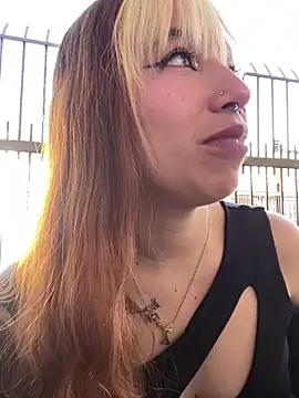 Snapshot of Sallem_Pink chatting on November 2025 01:02:01 PM Sallem Pink online show from November 2025 01:02:01 PM