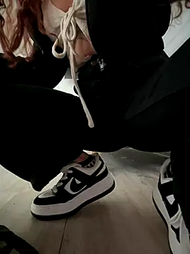 Snapshot of Sallem_Pink chatting on November 2025 11:43:02 AM Sallem Pink online show from November 2025 11:43:02 AM