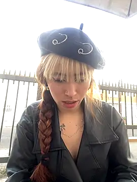 Snapshot of Sallem_Pink chatting on November 2025 11:10:02 AM Sallem Pink online show from November 2025 11:10:02 AM