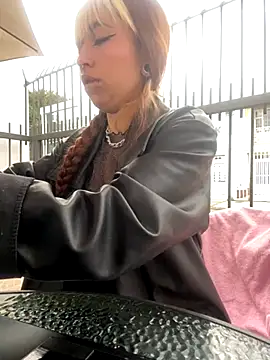 Snapshot of Sallem_Pink chatting on November 2025 11:10:02 AM Sallem Pink online show from November 2025 11:10:02 AM