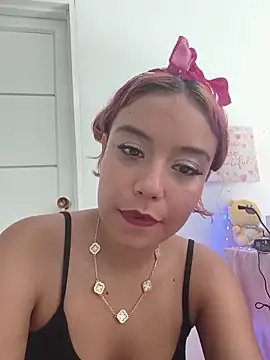 Snapshot of TamaraMera chatting on April 2026 08:17:01 PM TamaraMera online show from April 2026 08:17:01 PM