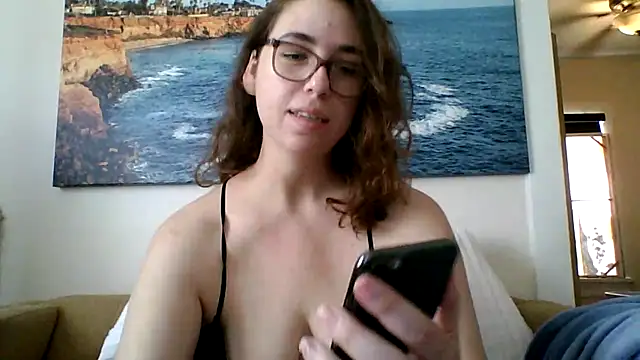 Snapshot of sweetsocalgirl chatting on May 2026 09:57:02 PM sweetsocalgirl online show from May 2026 09:57:02 PM
