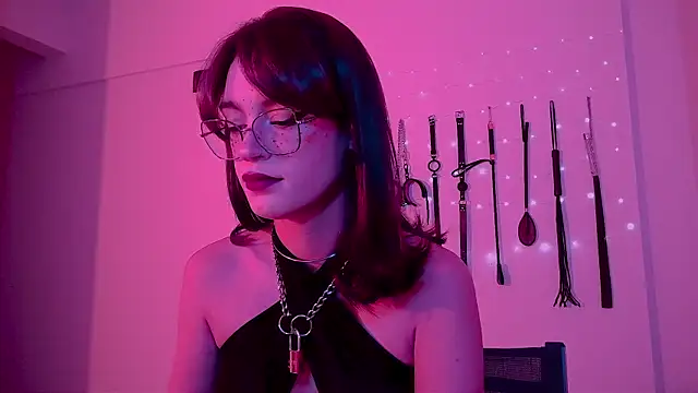 Snapshot of nina_kink chatting on June 2026 09:38:01 PM nina kink online show from June 2026 09:38:01 PM