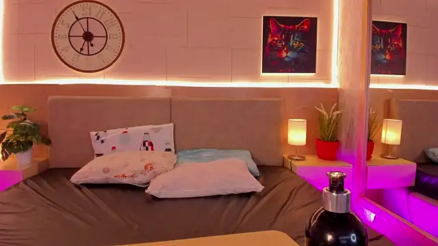 Snapshot of Meloddy_Rose chatting on November 2025 10:37:01 PM Meloddy Rose online show from November 2025 10:37:01 PM