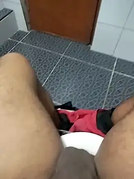 Snapshot of Lale-Adrian chatting on December 2025 10:58:02 PM Lale-Adrian online show from December 2025 10:58:02 PM