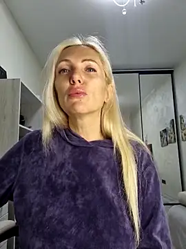 Monna online show from November 2025 06:08:02 PM