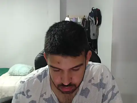 Axel11113 online show from November 2025 03:37:02 AM