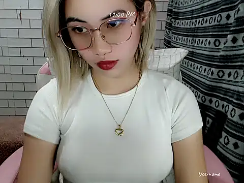 Rainea149 online show from November 2025 03:01:02 PM