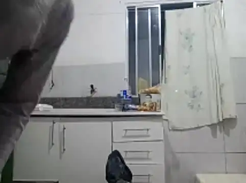 Snapshot of BrenoAvelar chatting on May 2026 07:25:01 AM BrenoAvelar online show from May 2026 07:25:01 AM