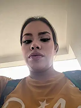 Snapshot of emma-conti2 chatting on July 2026 02:24:02 PM emma-conti2 online show from July 2026 02:24:02 PM