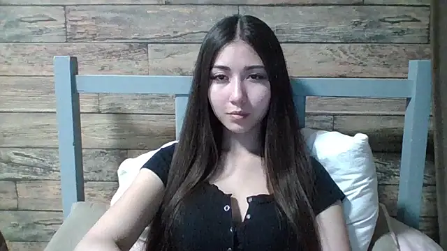 Virginia Hicks online show from September 2025 05:36:02 PM