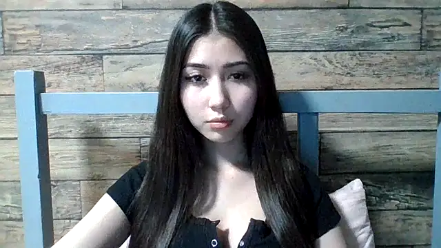 Virginia Hicks online show from November 2025 02:49:01 PM