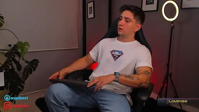 Snapshot of IamAngelCamilo chatting on September 2025 12:33:01 AM IamAngelCamilo online show from September 2025 12:33:01 AM