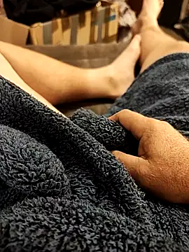 Snapshot of hubbyfun19 chatting on October 2025 03:48:02 AM hubbyfun19 online show from October 2025 03:48:02 AM