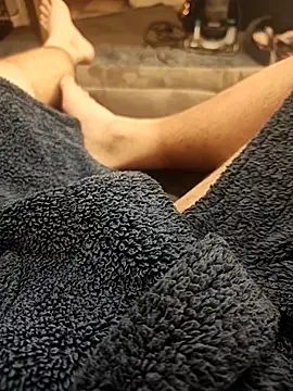 Snapshot of hubbyfun19 chatting on October 2025 04:20:02 AM hubbyfun19 online show from October 2025 04:20:02 AM