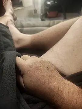 Snapshot of hubbyfun19 chatting on November 2025 07:50:01 AM hubbyfun19 online show from November 2025 07:50:01 AM