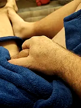 Snapshot of hubbyfun19 chatting on December 2025 06:52:01 AM hubbyfun19 online show from December 2025 06:52:01 AM