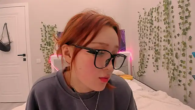 yuna loon online show from November 2025 03:49:01 PM