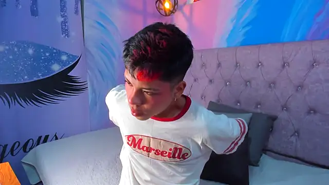 Snapshot of MaxiWildd chatting on November 2025 02:05:01 PM MaxiWildd online show from November 2025 02:05:01 PM