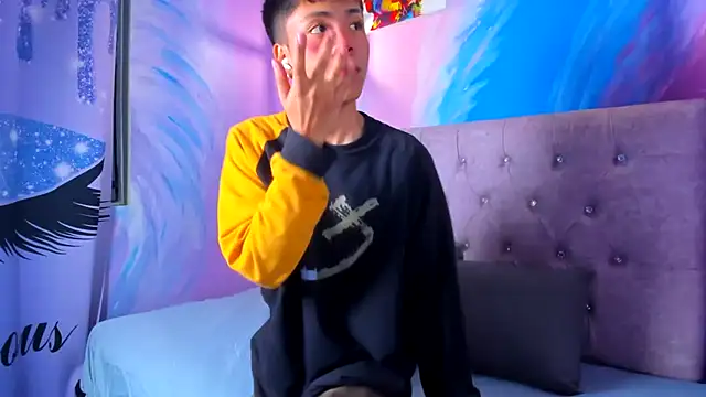 Snapshot of MaxiWildd chatting on December 2025 12:58:02 PM MaxiWildd online show from December 2025 12:58:02 PM