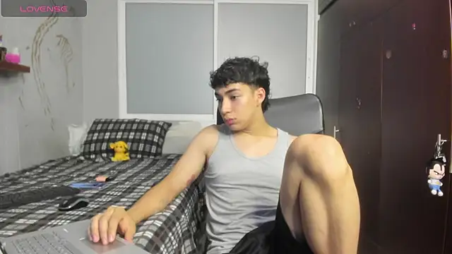 Snapshot of Noxx_starkK chatting on November 2025 10:45:02 PM Noxx starkK online show from November 2025 10:45:02 PM