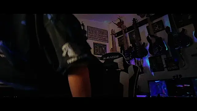 Snapshot of TheSlutMuffin chatting on December 2025 05:27:02 AM TheSlutMuffin online show from December 2025 05:27:02 AM