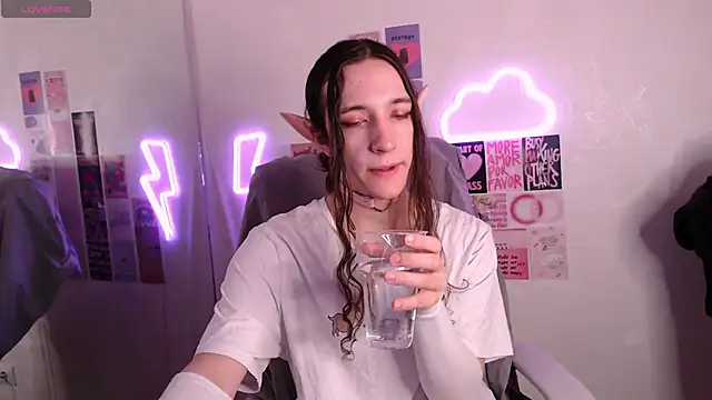 SilverMuse online show from February 2026 09:21:01 PM