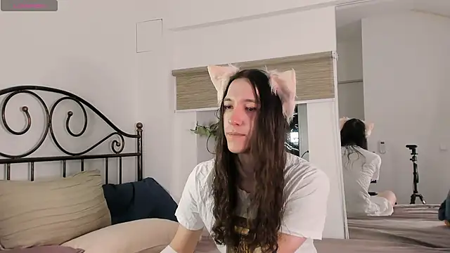 SilverMuse online show from April 2026 12:49:02 AM