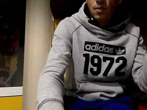 Snapshot of adiluci1 chatting on October 2025 01:48:02 AM adiluci1 online show from October 2025 01:48:02 AM