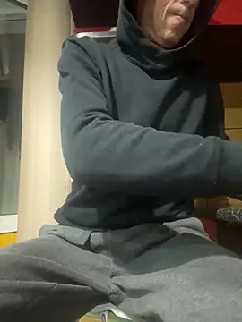 Snapshot of adiluci1 chatting on October 2025 05:35:02 PM adiluci1 online show from October 2025 05:35:02 PM