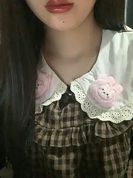 Linhtruong  online show from December 2025 04:28:02 AM