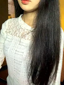 Nhinhi18 online show from February 2026 04:00:02 PM