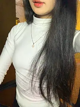 Nhinhi18 online show from February 2026 03:38:01 PM