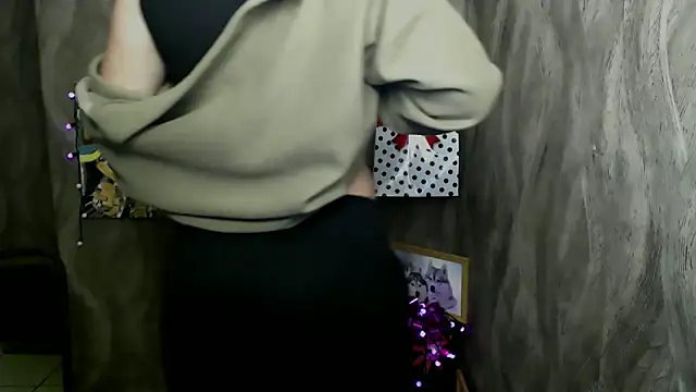 Linda S  online show from November 2025 01:54:02 PM