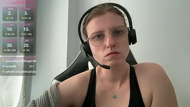 BustyKellyXXX online show from May 2026 09:27:01 AM