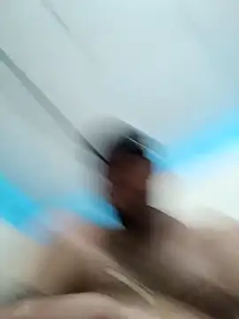 Snapshot of Frank0021 chatting on October 2025 10:52:01 PM Frank0021 online show from October 2025 10:52:01 PM